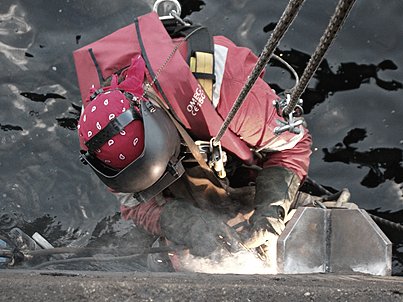 Derrick maintenance close-up